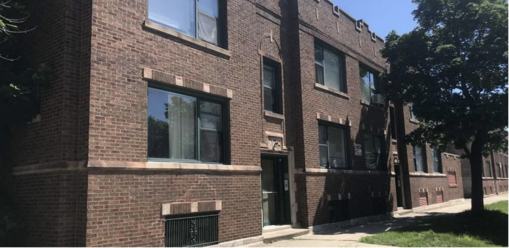 apartment building on eberhart st. in chicago