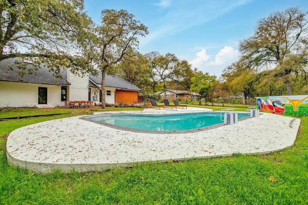 grand prairie getaway house with pool in grand prairie texas