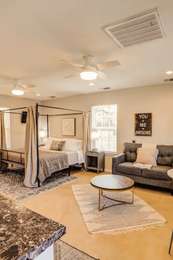 room with canopy bed